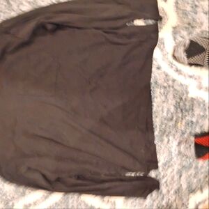 H&M black sweater with front pocket size L